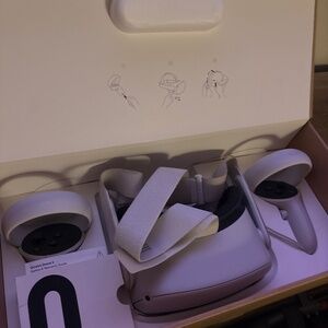 VR Headset Oculus Quest 2  like new! 265 GB